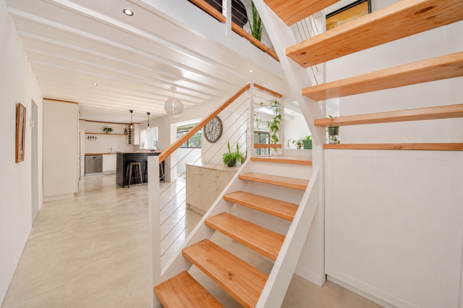 4 Bedroom Property for Sale in Pringle Bay Western Cape